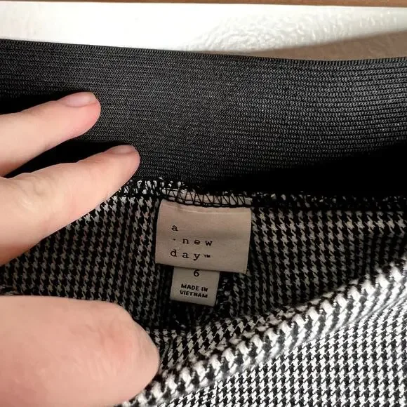 A New Day Houndstooth Pull On Pants - Picture 3 of 5